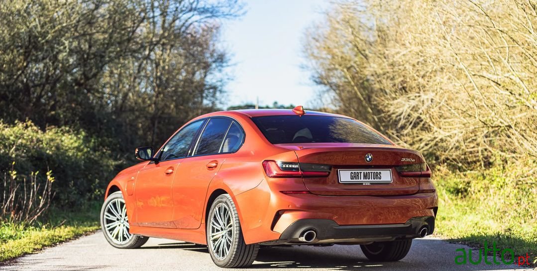 2019' BMW 330 photo #4