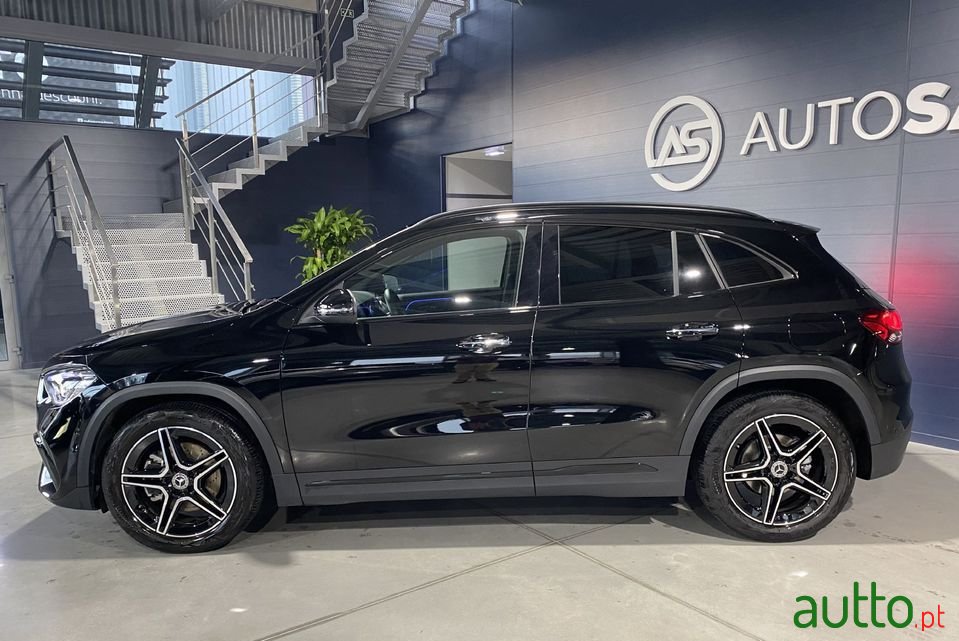 2022' Mercedes-Benz Gla-200 photo #2