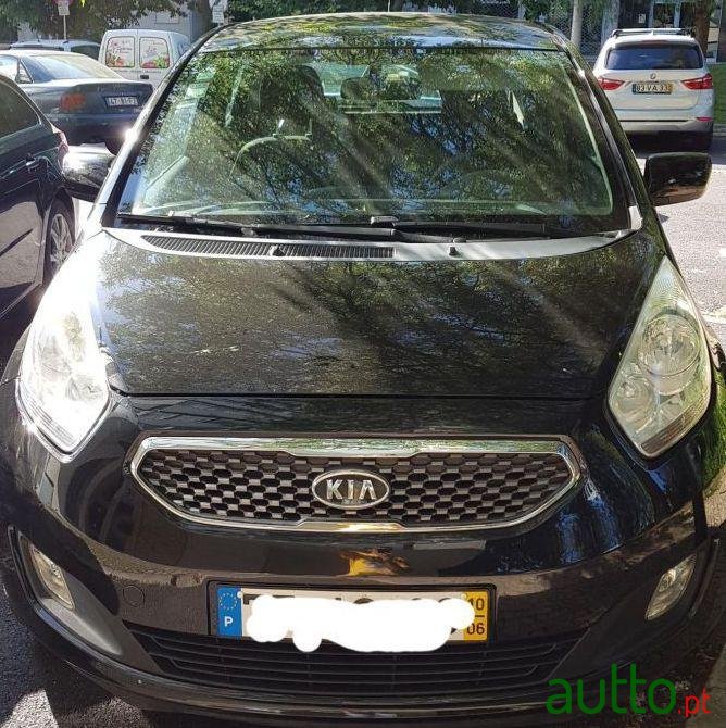 2010' Kia Venga photo #2