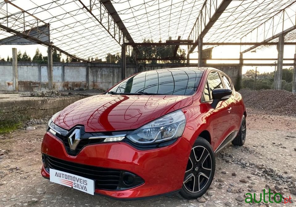 2015' Renault Clio photo #1