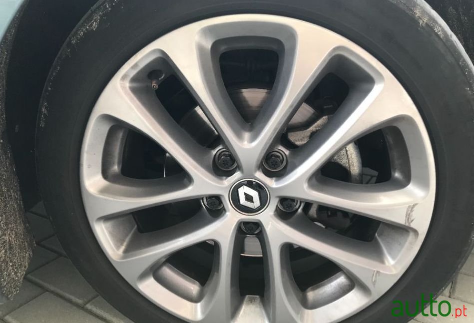 2017' Renault Megane Sport Tourer photo #4