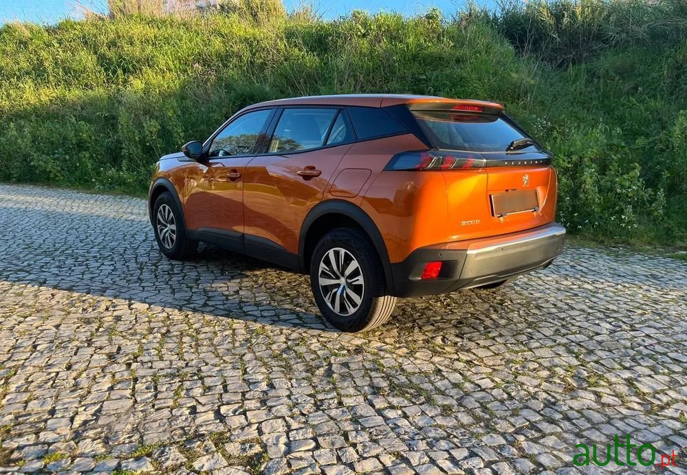 2020' Peugeot 2008 photo #5