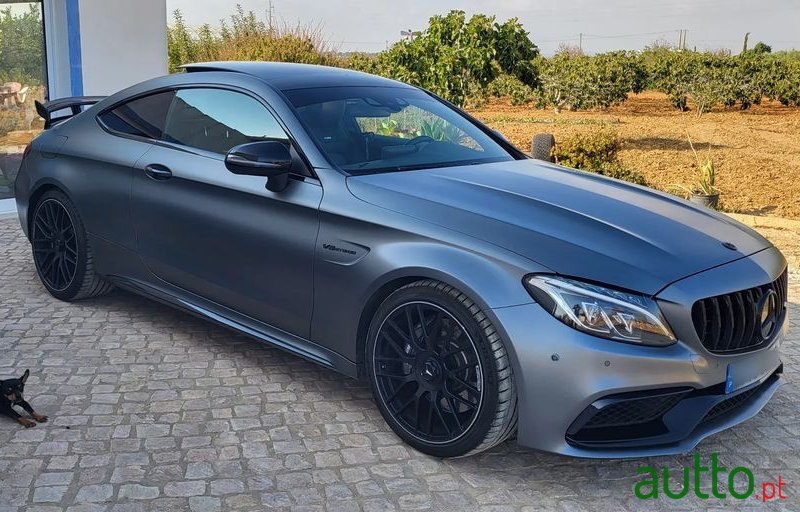 2018' Mercedes-Benz Classe C photo #2