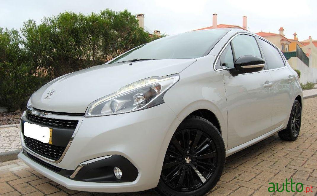 2017' Peugeot 208 photo #1