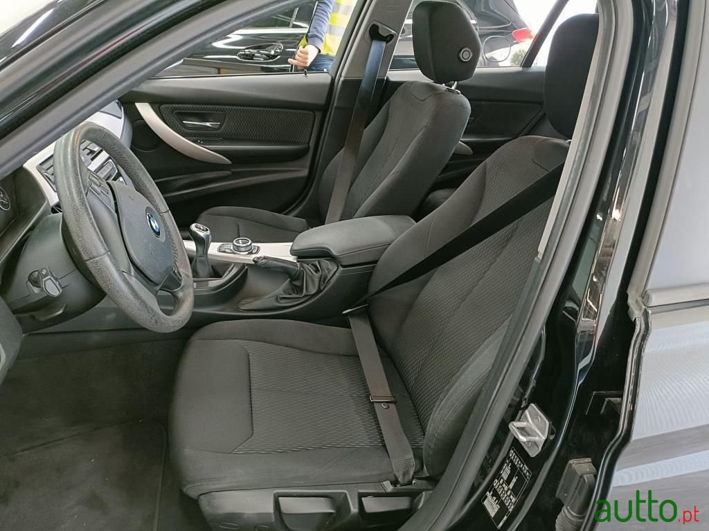 2017' BMW 316 photo #4