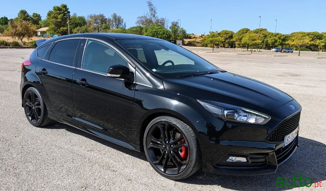 2017' Ford Focus photo #1