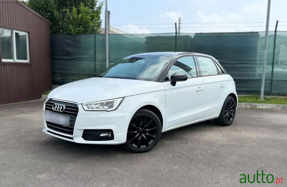 2016' Audi A1 Sportback photo #1