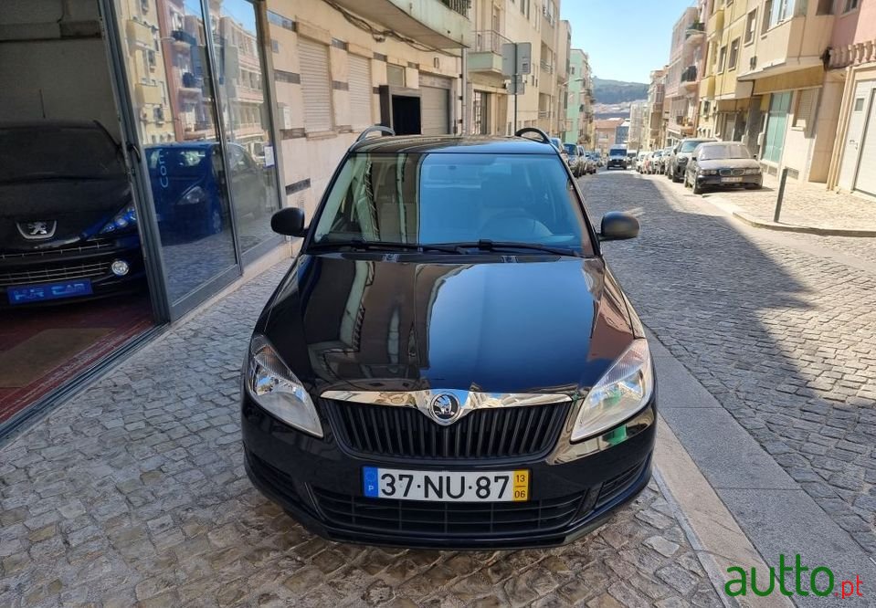 2013' Skoda Fabia Break photo #1