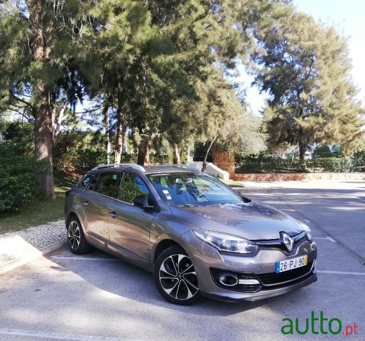 2014' Renault Megane Sport Tourer photo #2