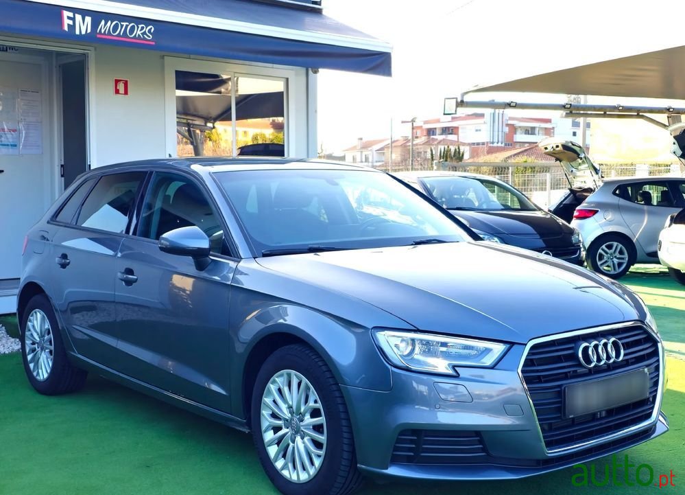 2017' Audi A3 Sportback photo #1