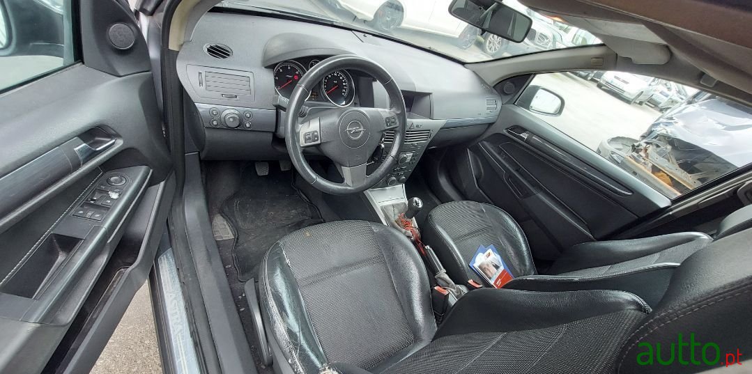 2005' Opel Astra photo #5