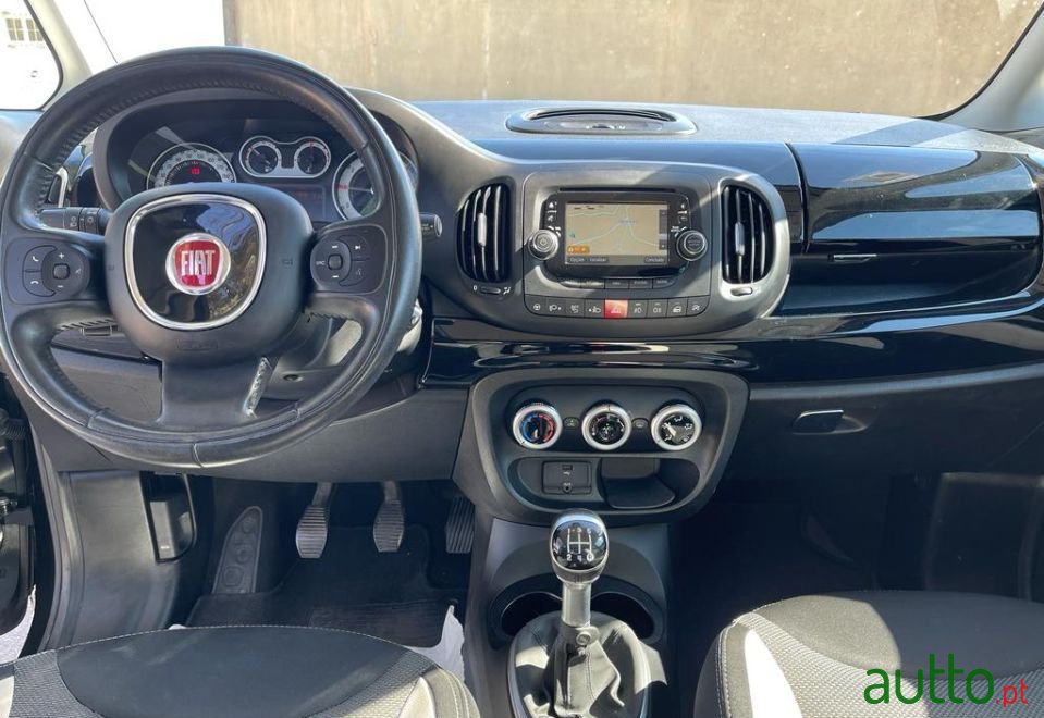 2014' Fiat 500L photo #5