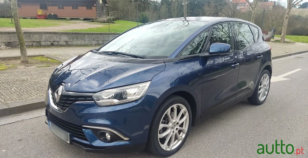 2017' Renault Scenic photo #2