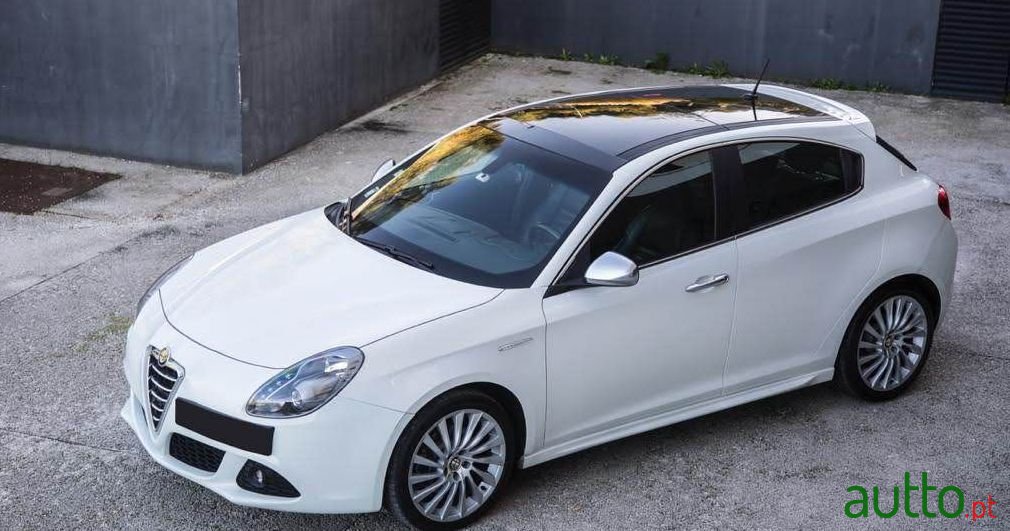 2010' Alfa Romeo Giulietta photo #3