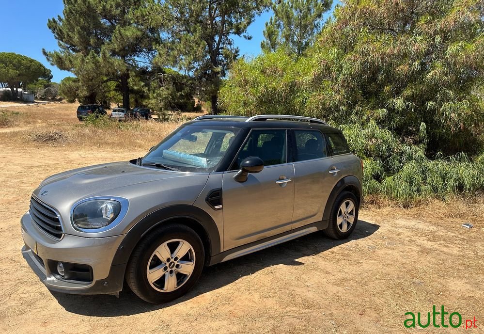 2018' MINI Countryman One D photo #1