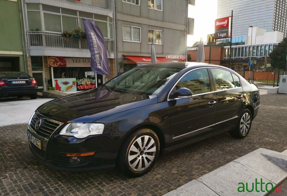 2008' Volkswagen Passat photo #4