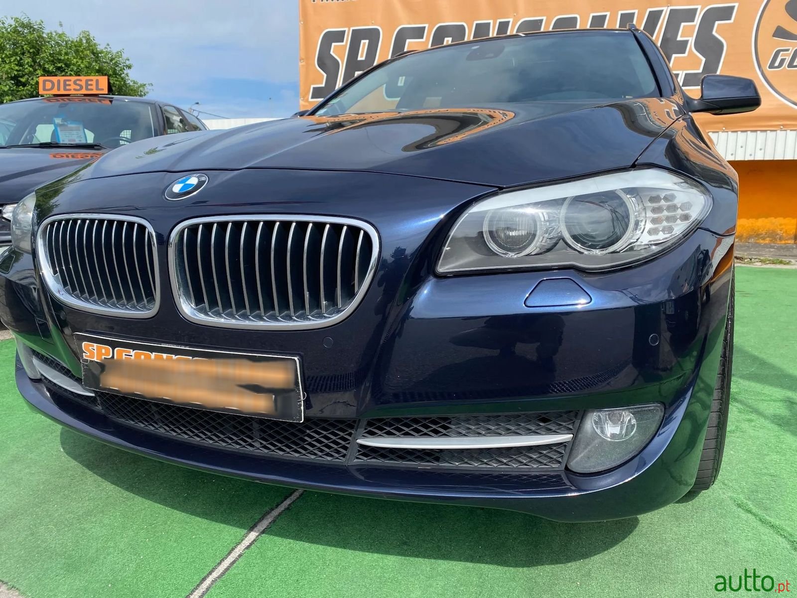 2011' BMW 520 photo #4