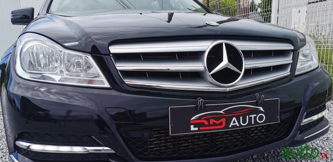 2013' Mercedes-Benz C-200 photo #6