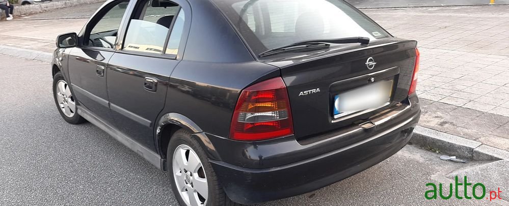 2002' Opel Astra 1.2 Selection photo #2