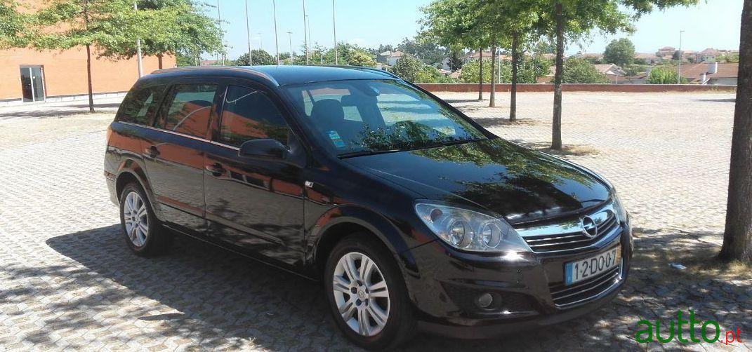 2007' Opel Astra Caravan photo #3