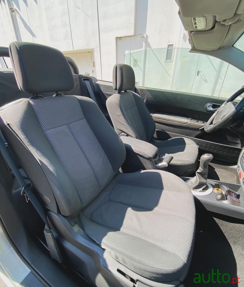 2004' Renault Megane photo #6