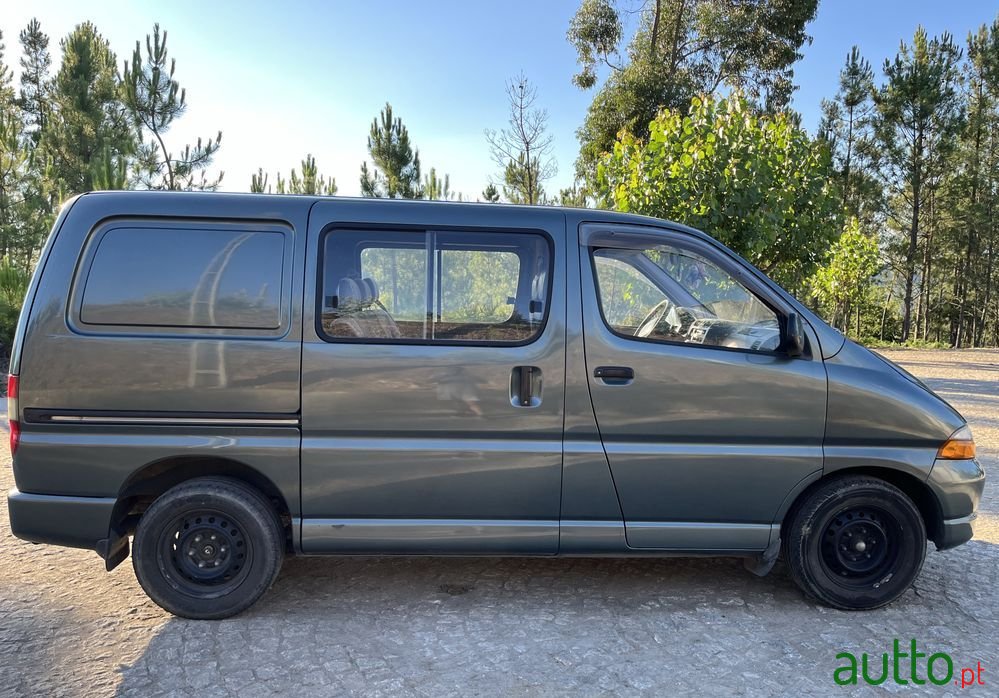 1997' Toyota HiAce photo #5