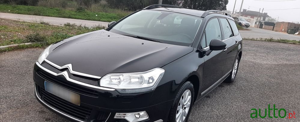 2012' Citroen C5 Tourer photo #2