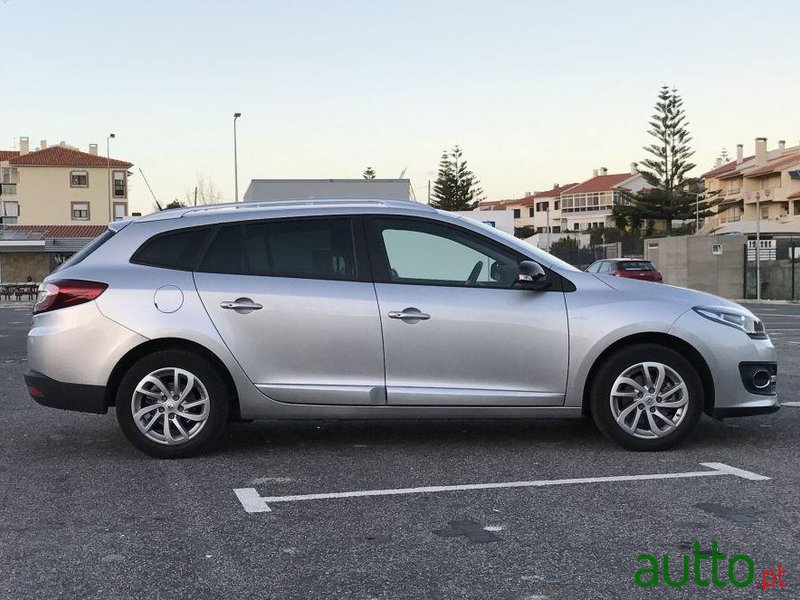 2016' Renault Megane Sport Tourer photo #1