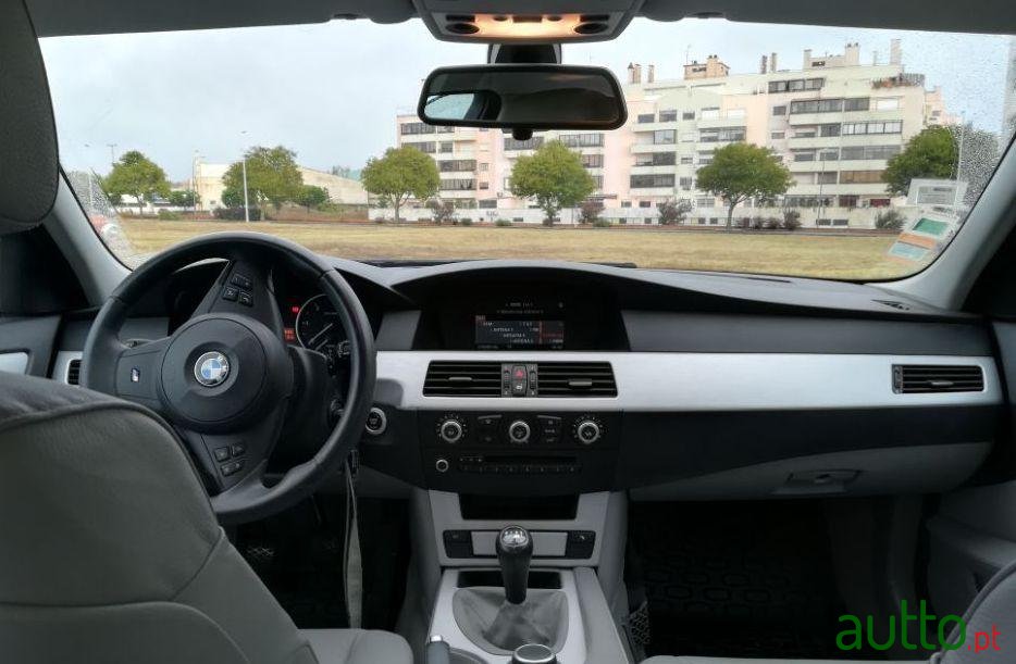 2008' BMW 520 photo #3