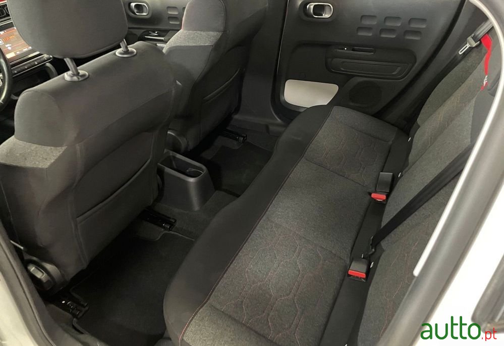 2018' Citroen C3 1.2 Puretech Feel photo #4