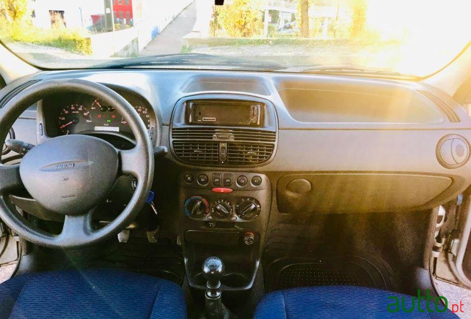 2001' Fiat Punto photo #3