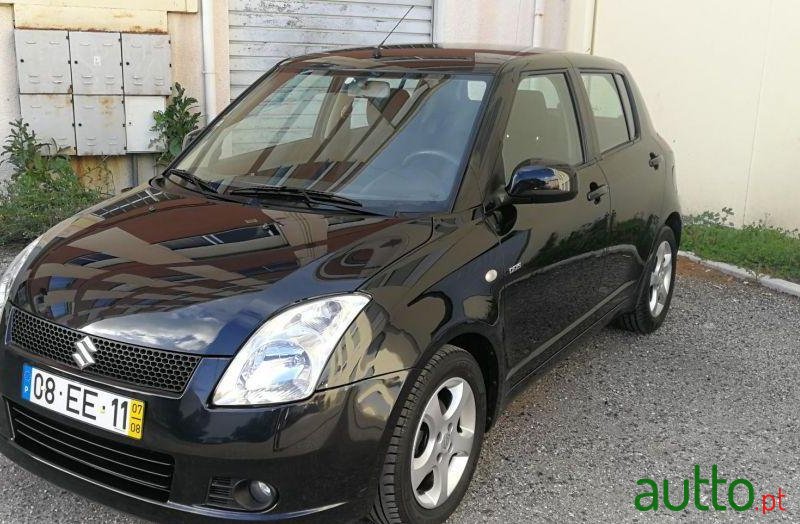 2007' Suzuki Swift photo #2