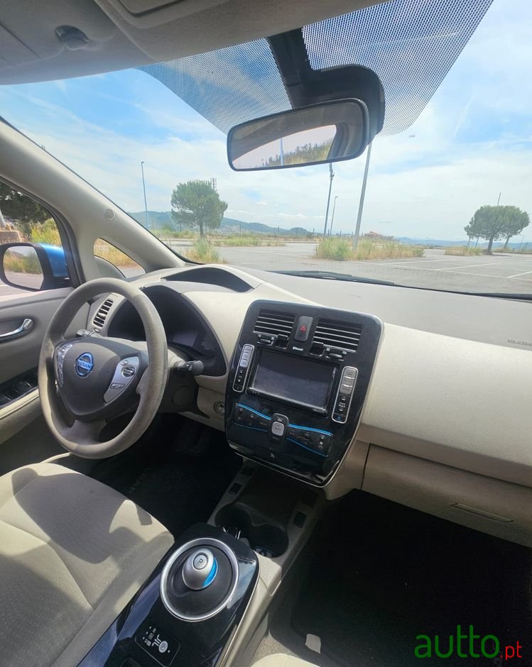 2011' Nissan Leaf Standard photo #5