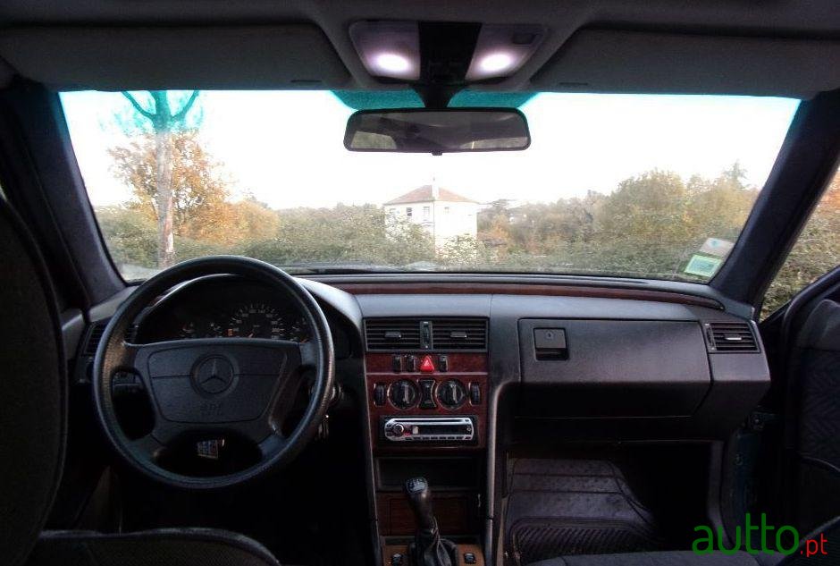 1995' Mercedes-Benz C-180 Elegance photo #1