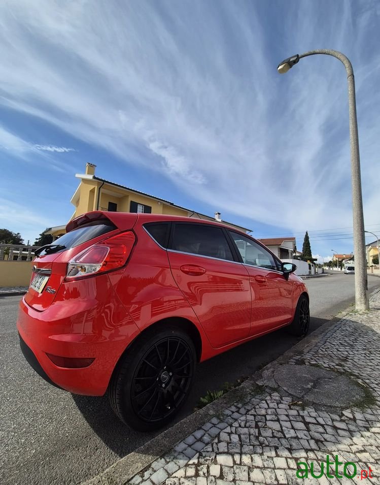 2015' Ford Fiesta photo #5
