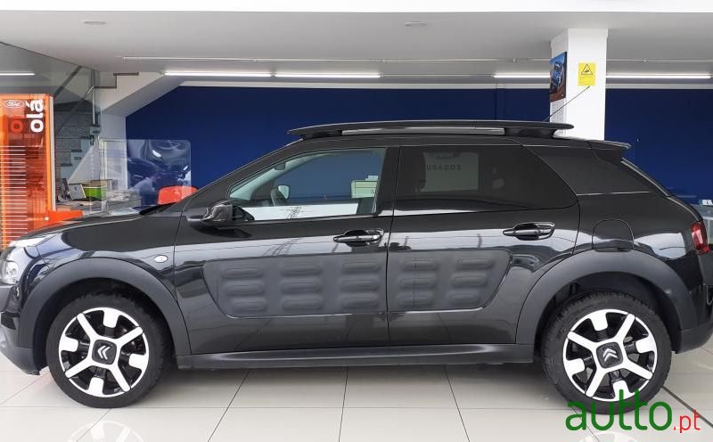 2016' Citroen C4 Cactus photo #3