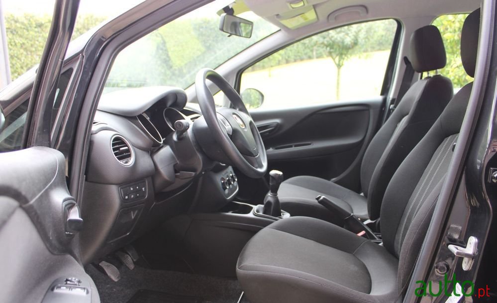 2017' Fiat Punto photo #4