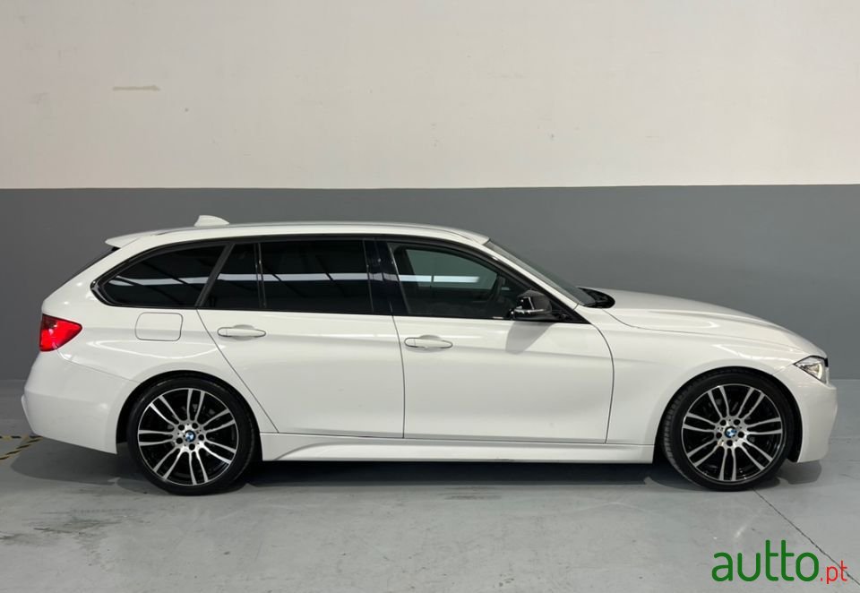 2013' BMW 320 photo #3