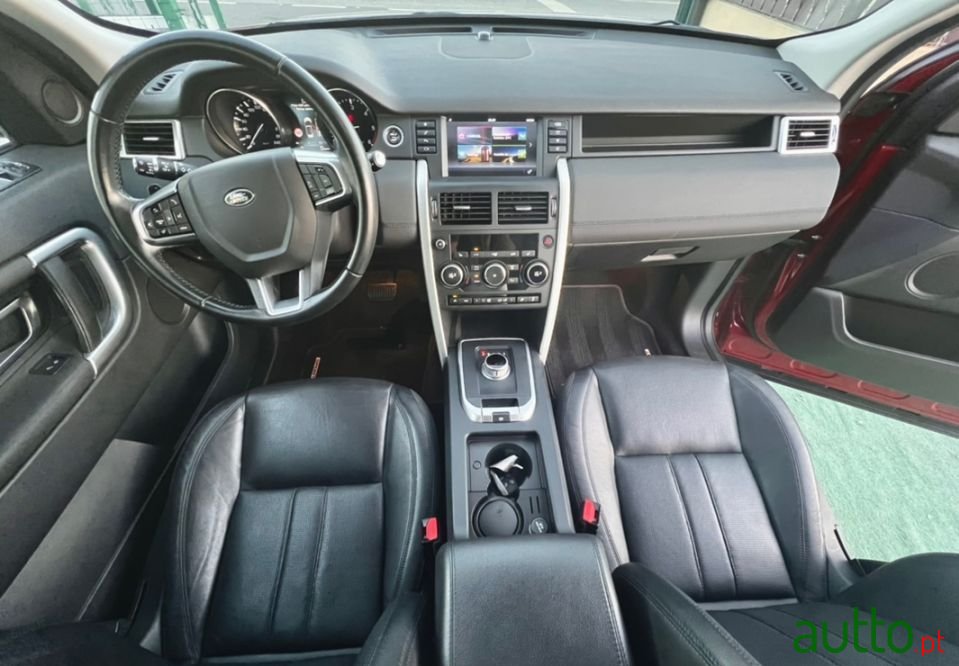 2016' Land Rover Discovery Sport photo #6