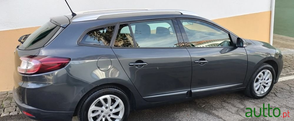 2013' Renault Megane Sport Tourer photo #2