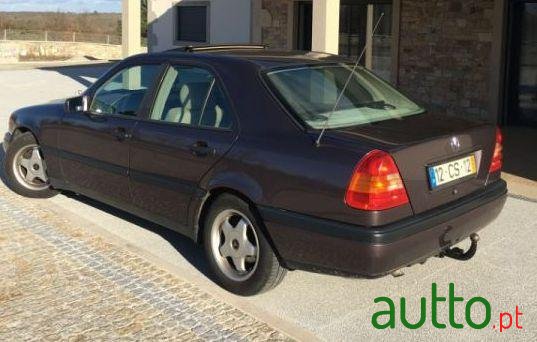 1993' Mercedes-Benz C-220 photo #2