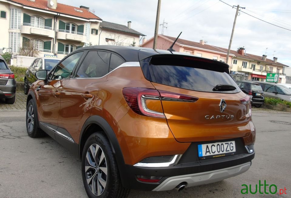 2020' Renault Captur photo #5