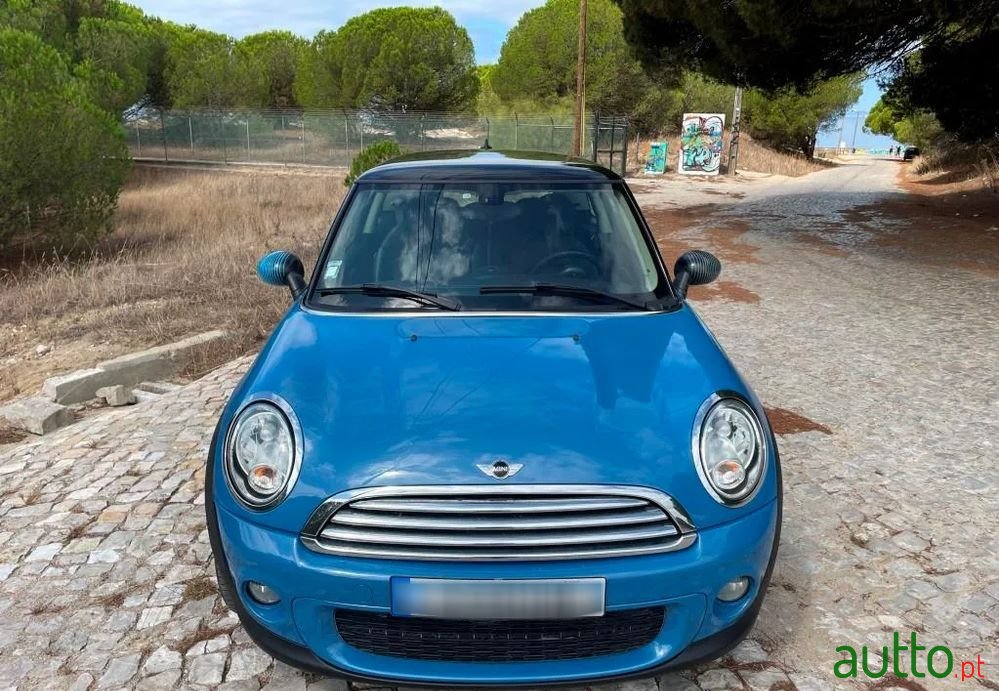 2012' MINI Cooper D 3 Portas photo #2