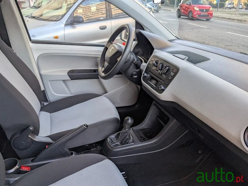 2014' SEAT Mii 1.0 Entry photo #6