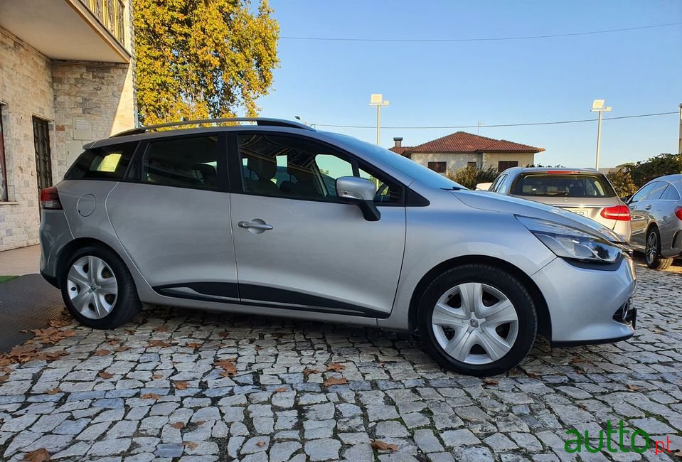 2016' Renault Clio Sport Tourer photo #5
