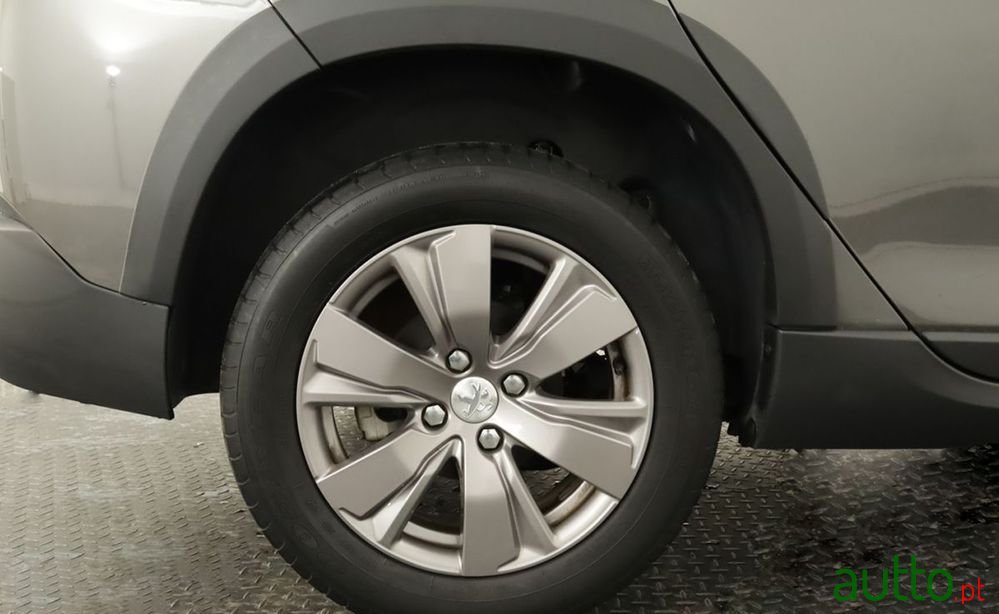 2019' Peugeot 2008 photo #6