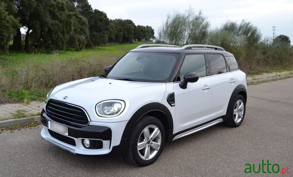 2017' MINI Countryman Cooper D photo #3