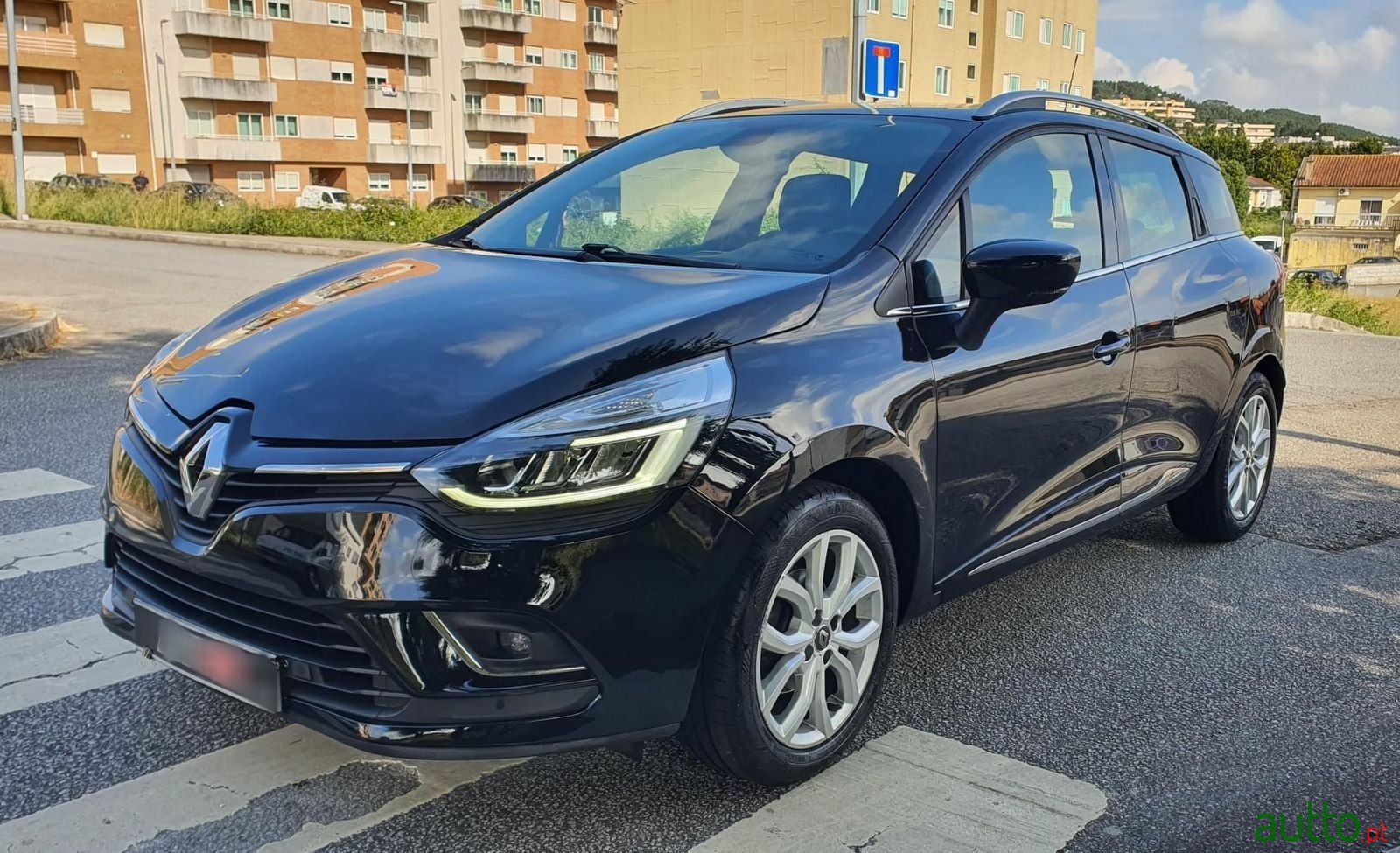 2018' Renault Clio Sport Tourer photo #1