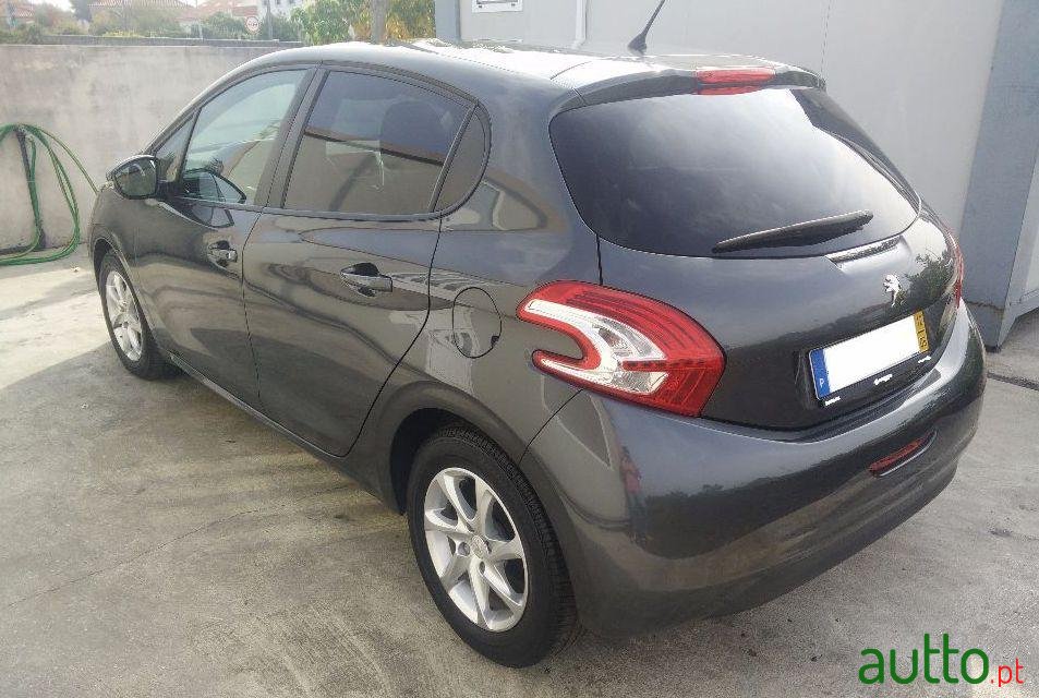 2012' Peugeot 208 1.4 Hdi Access photo #1