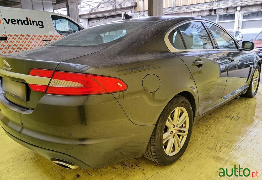 2015' Jaguar XF 2.2 D Luxury photo #1